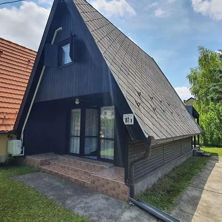 In 43118 Vakantiehuis Balatonmáriafürdő