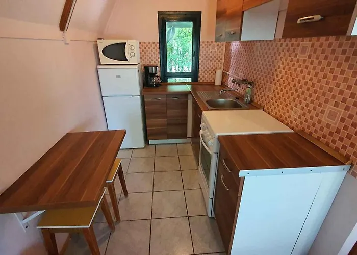 In 43118 Balatonmáriafürdő