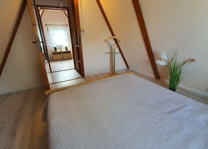 In 43118 * Balatonmáriafürdő